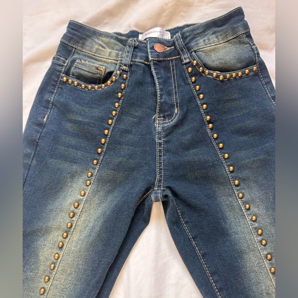 BAMBOO Studded Flare Jeans Woman’s Juniors Size 1
